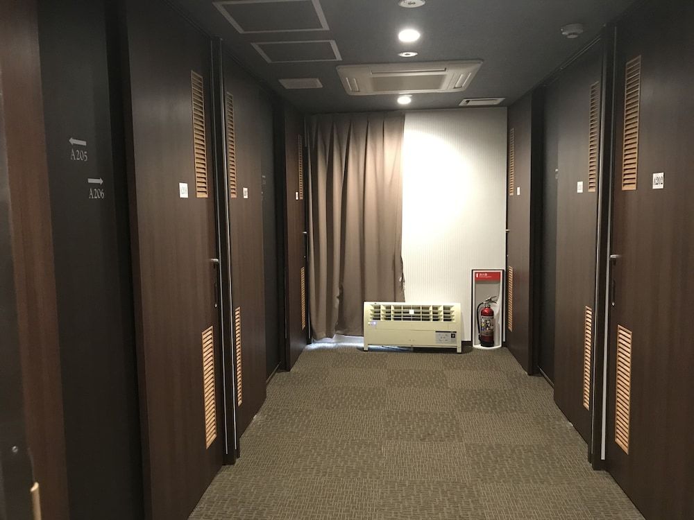 Capsule Room (Men Only) Upper Row