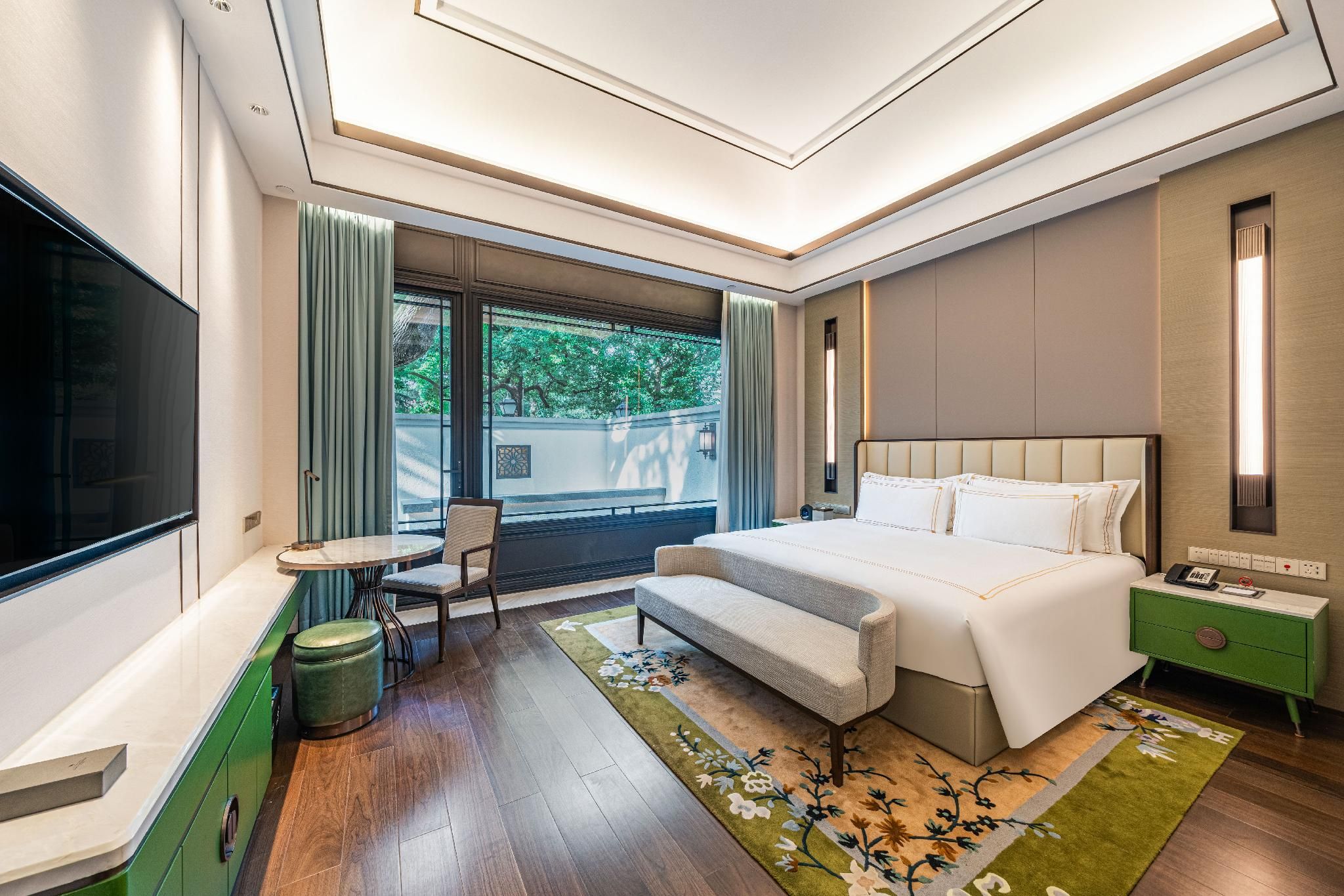 Courtyard Suite