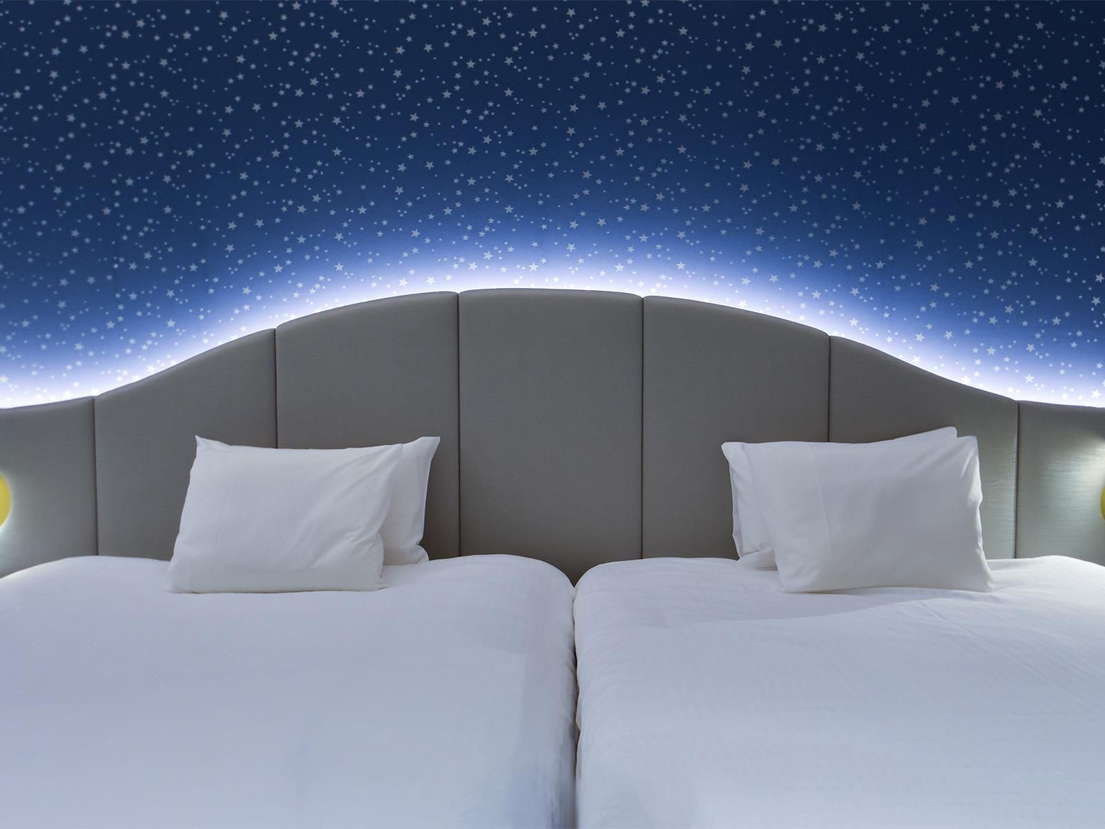 Starry Room for 4 People - Non-Smoking