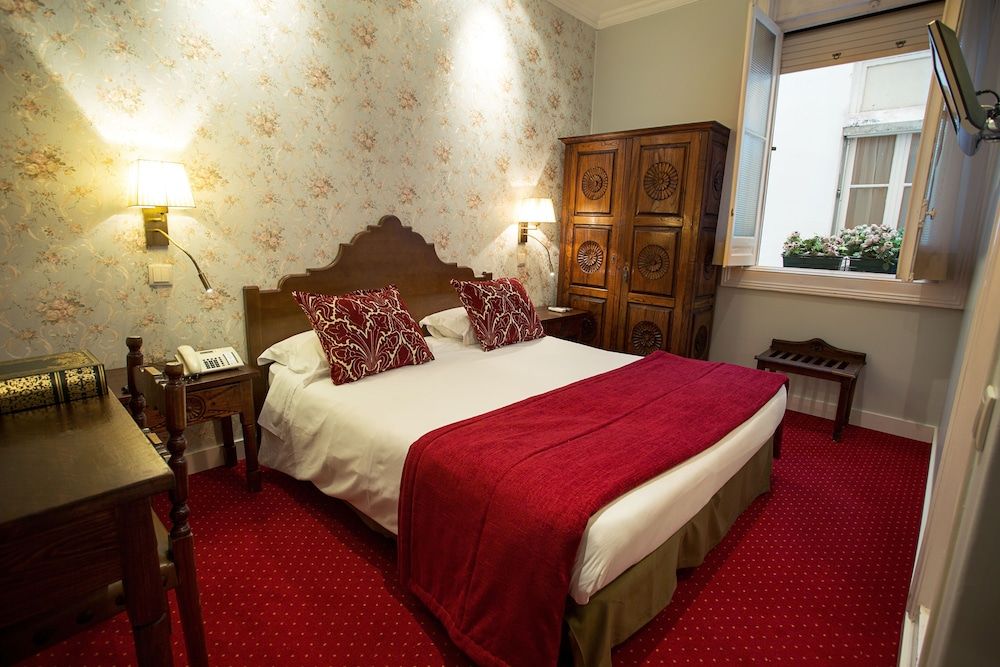 Hotel Dom Sancho I Standard Double Room 3