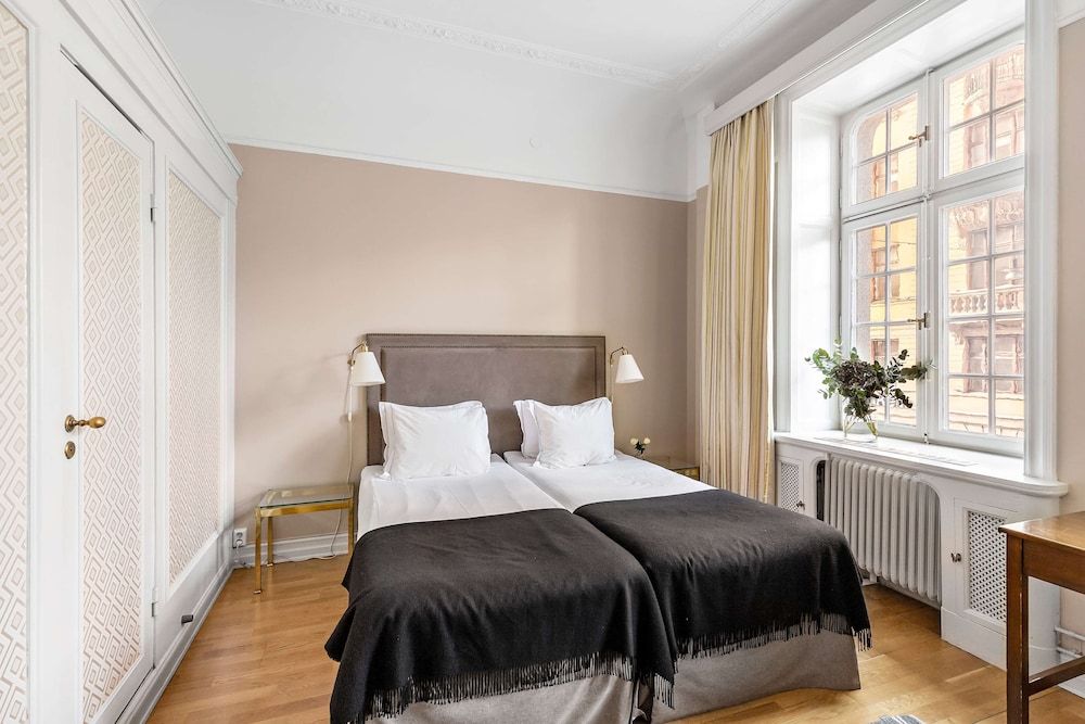 undefined Hotel Esplanade, BW Signature Collection 4