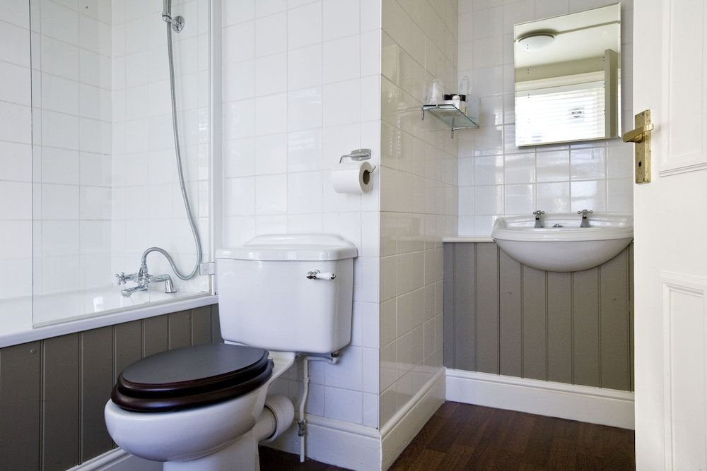 Royal Hotel Family Room 4