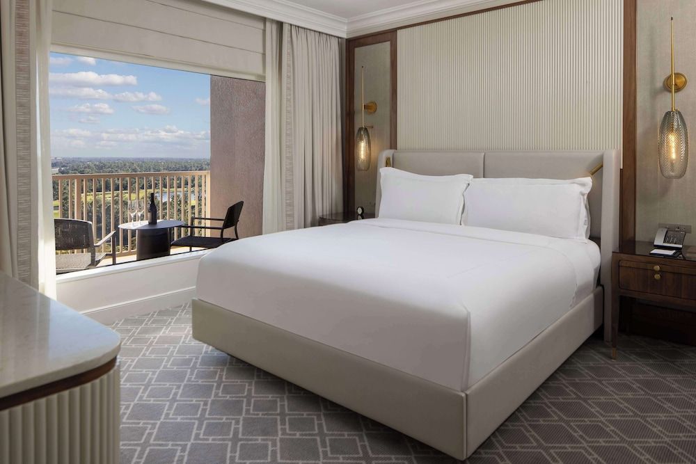 Deluxe Suite, 1 King Bed, Balcony (Disney View)