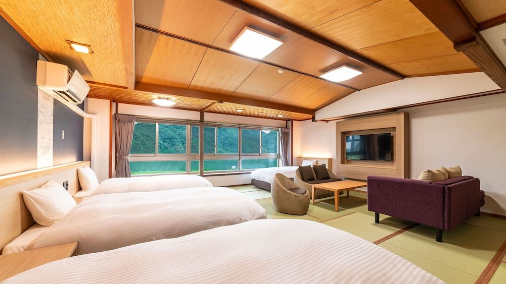 Superior Japanese-Style Bed, Fourth - Shared Bathroom - Non-Smoking