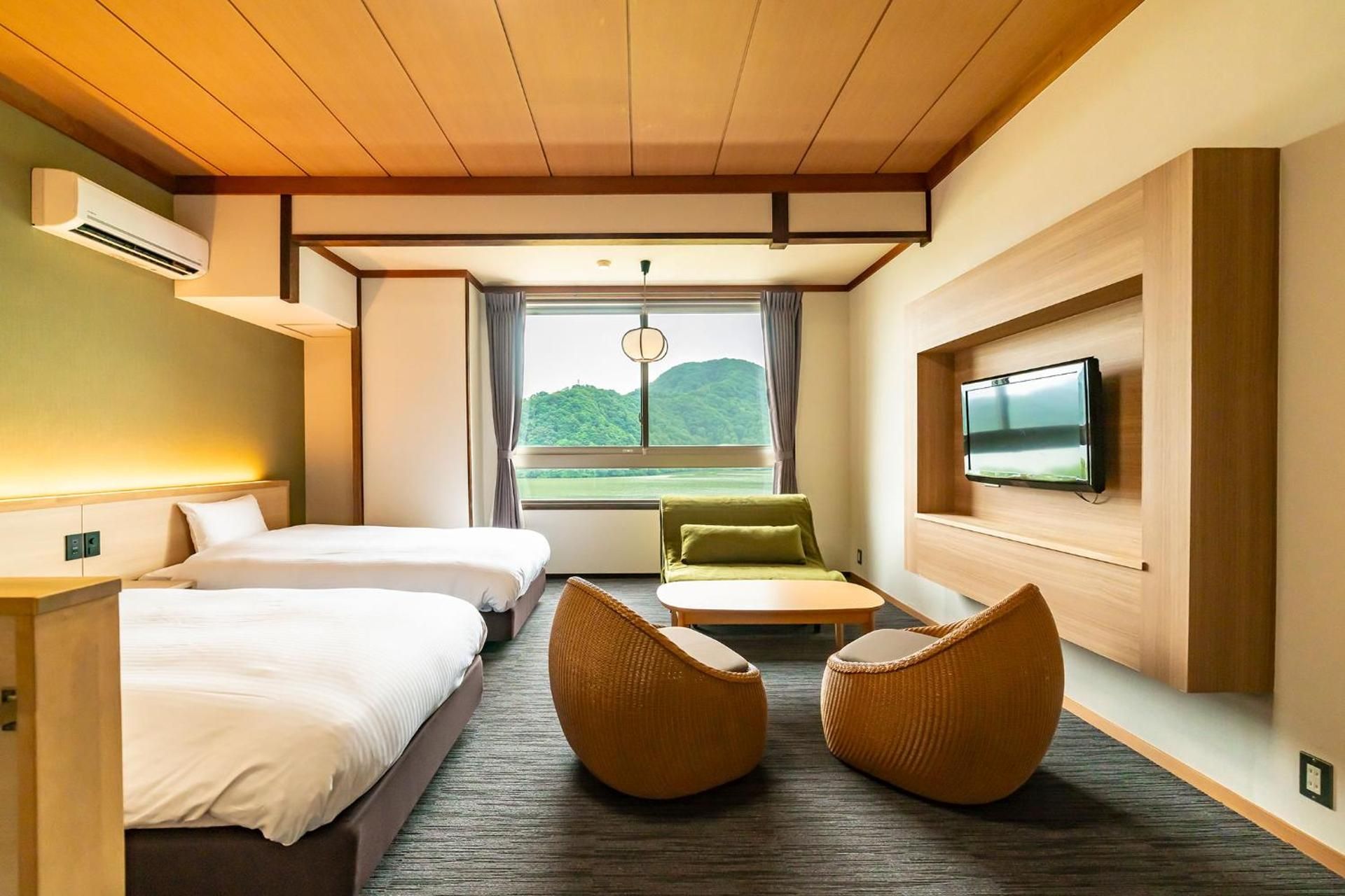 River Side Superior Twin Room with Shower Only - Non-Smoking