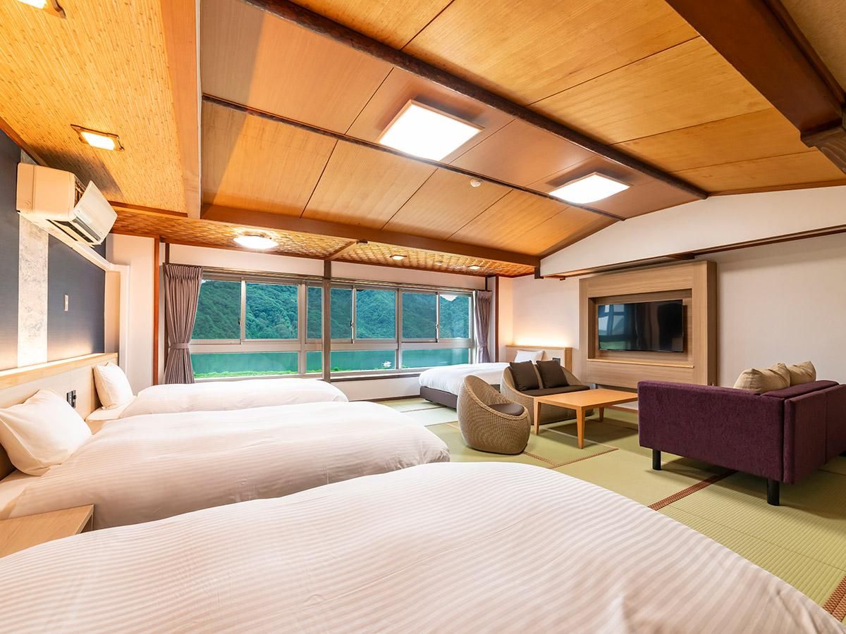 Superior Japanese-Style 4 Beds holds 5 people with Shared Bathroom - Non-Smoking