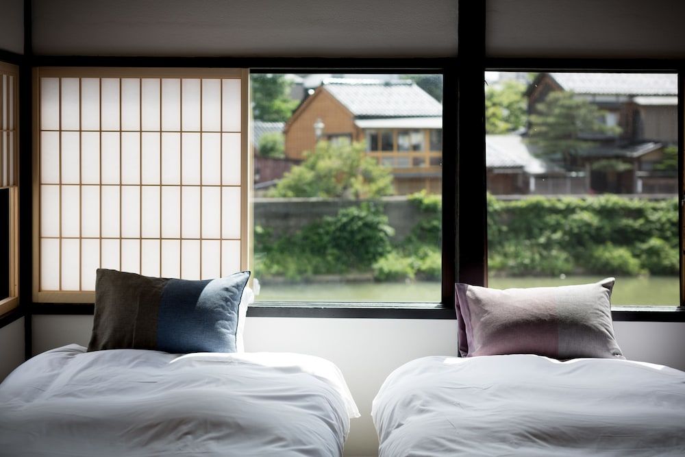 undefined Higashiyama Aritsuki