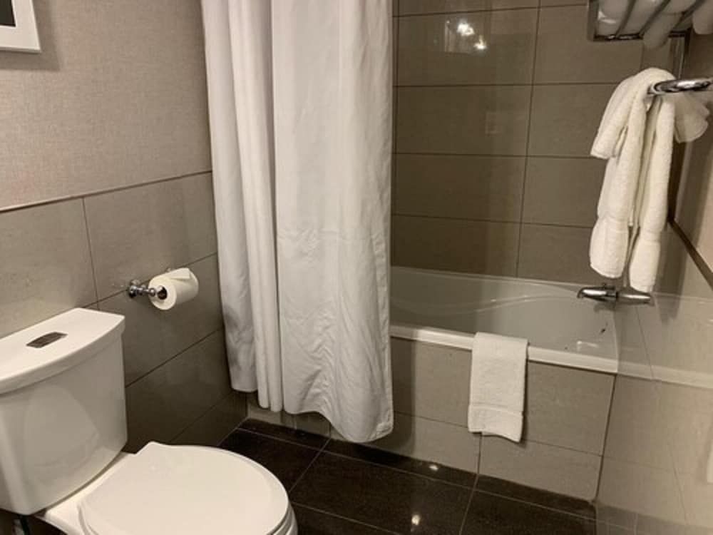 undefined Ramada Plaza by Wyndham Montreal 2