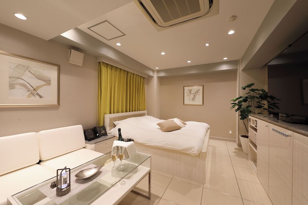 Double Room with Private Bathroom,Smoking