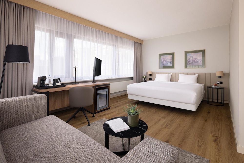 NH Atlanta Rotterdam Standard Room 5