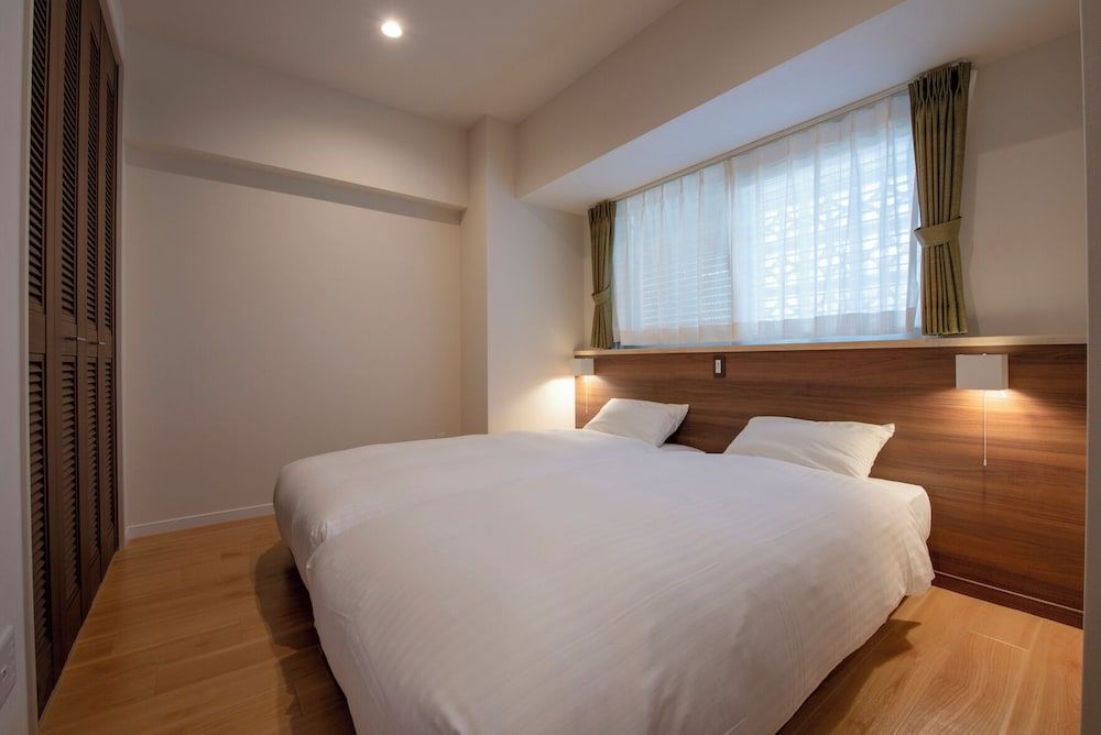 Corner terrace room for 7-10 people