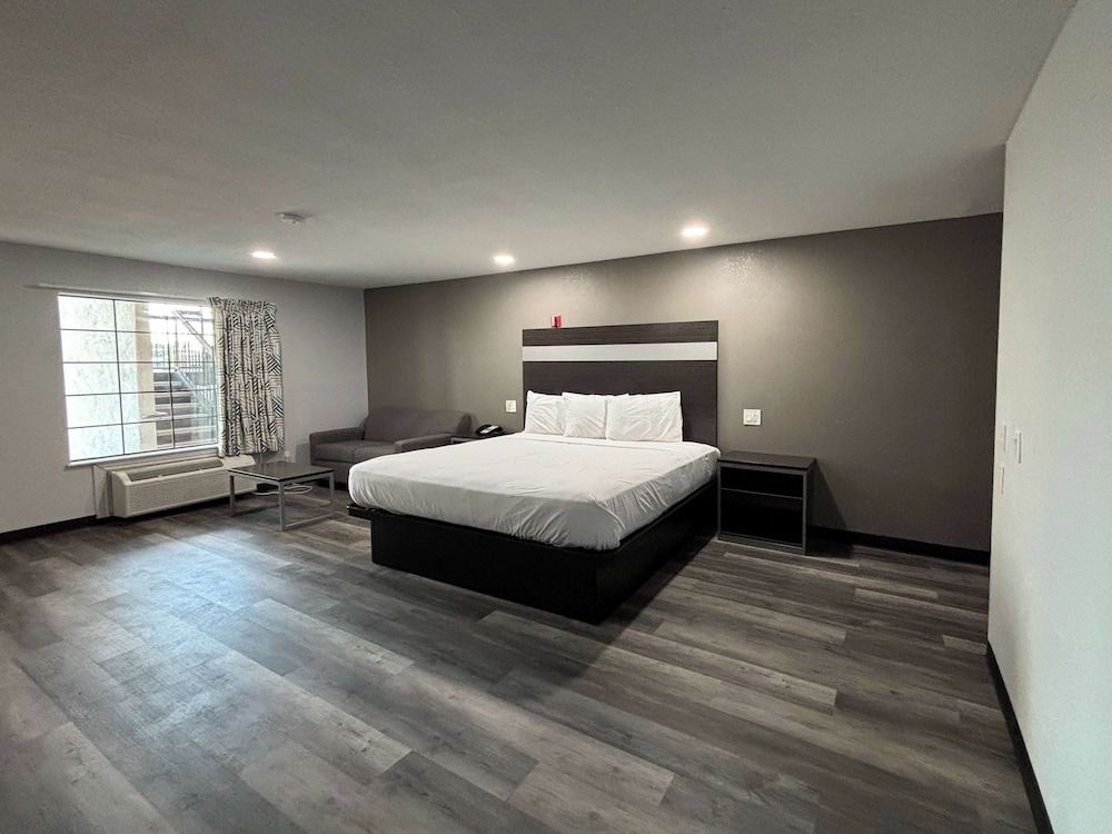 Deluxe Room, 1 King Bed, Non Smoking