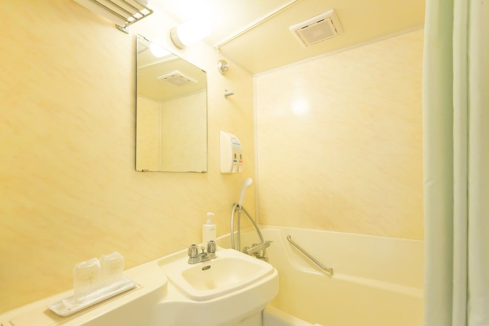 Standard Twin Room, Smoking