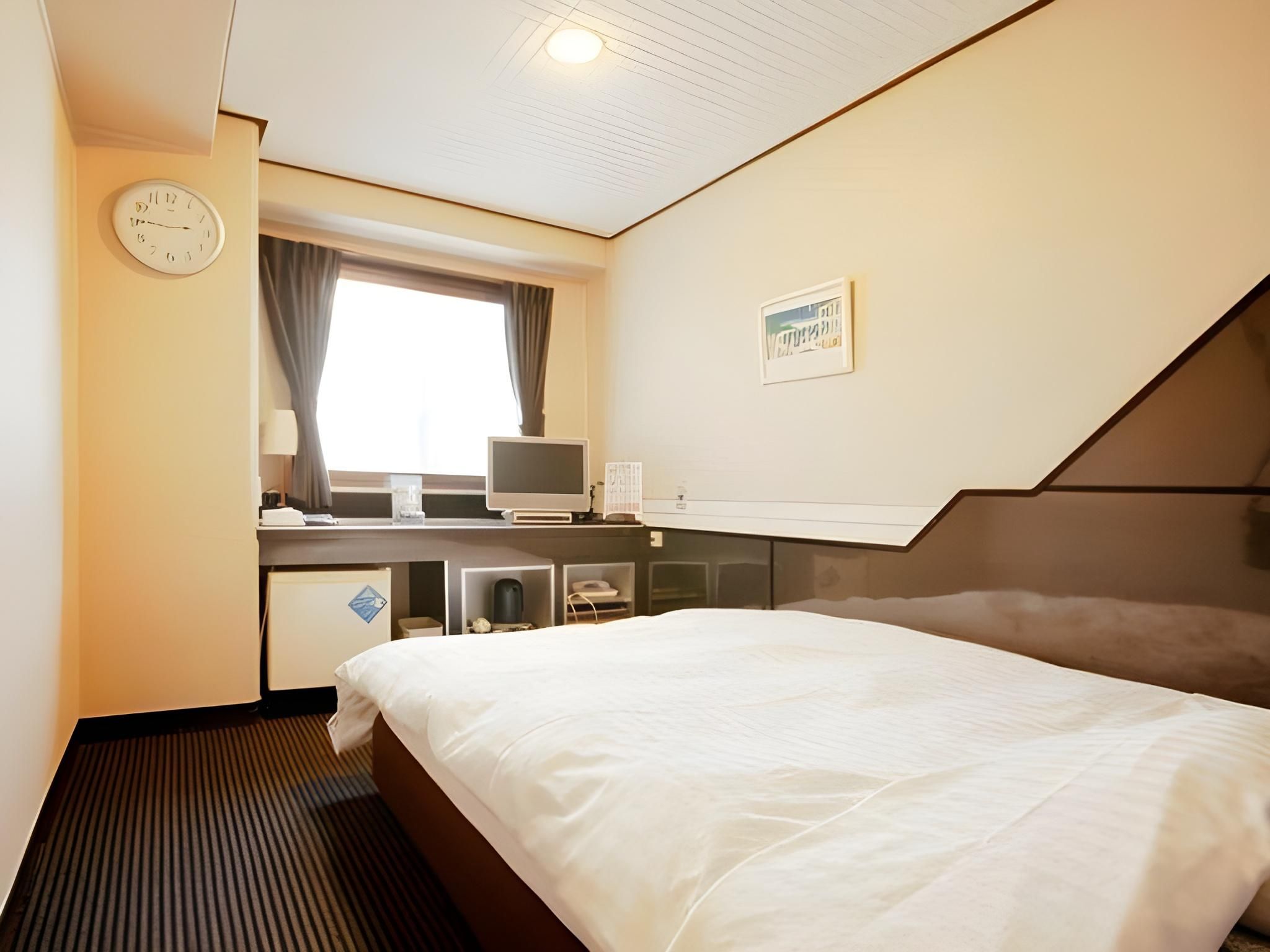 Small Double Room (non-smoking) [Standard] [Semi-double room] [Non-smoking]