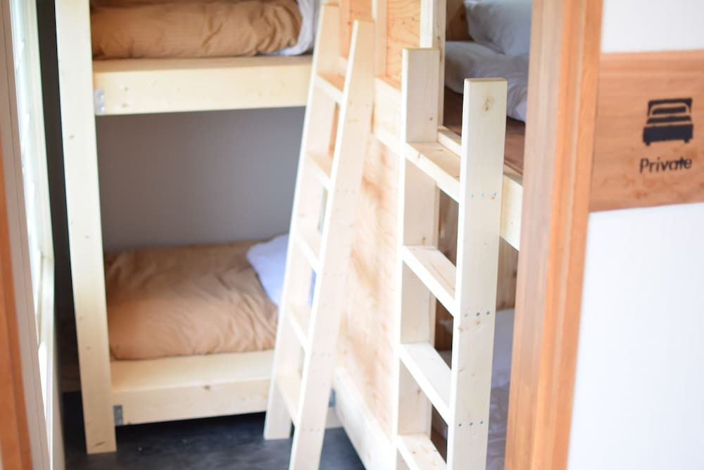 Noboribetsu Guest House AKA & AO - Hostel Economy Quadruple Room, Shared Bathroom