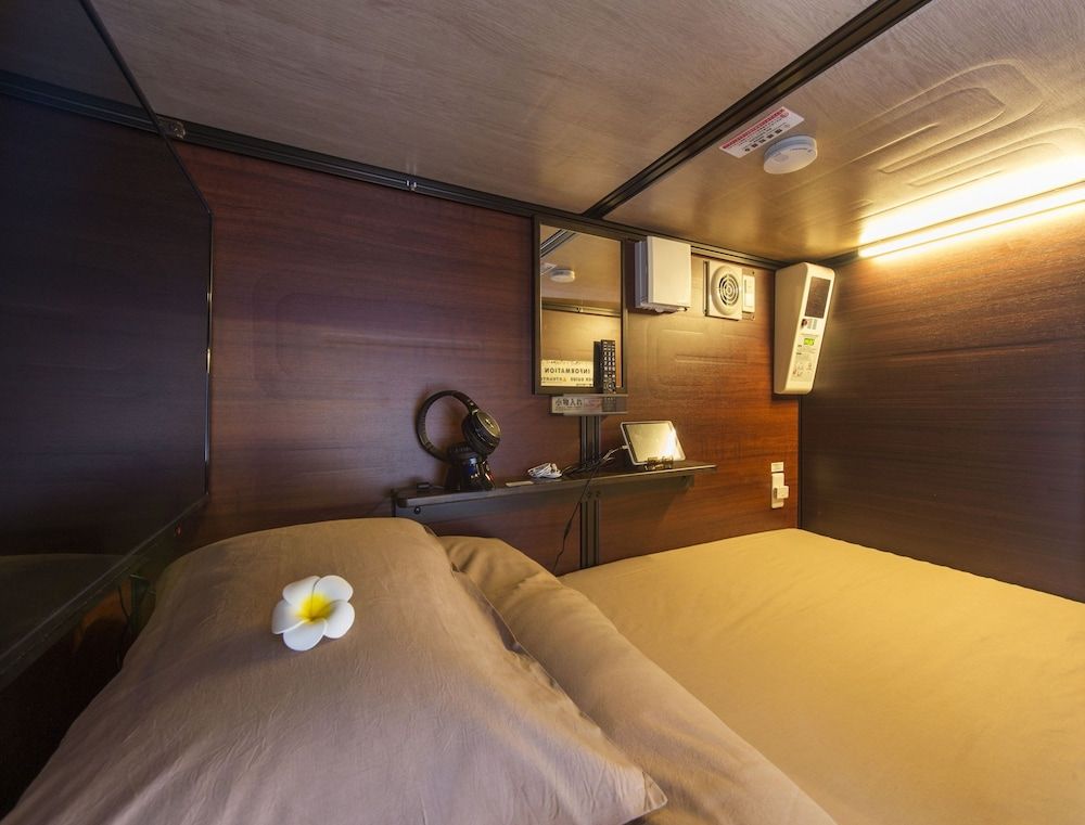 undefined Capsule Hotel Anshin Oyado Premier Kyoto Shijo Karasuma 9