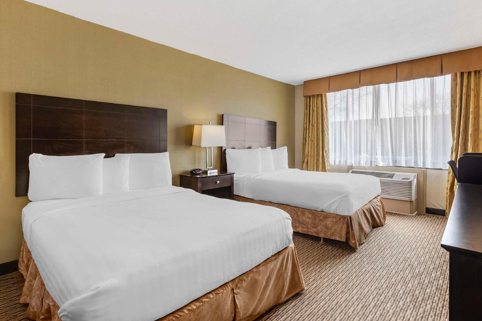 2 double beds, nonsmoking
