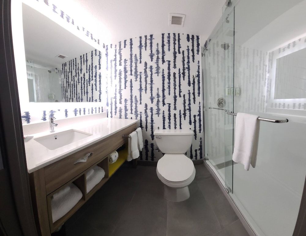 Suite, 2 Queen Beds, Non Smoking (1 Bedroom)