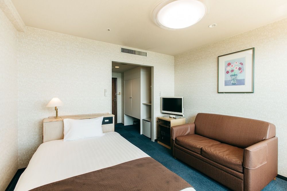 Semi Double Room (With bath) Non Smoking