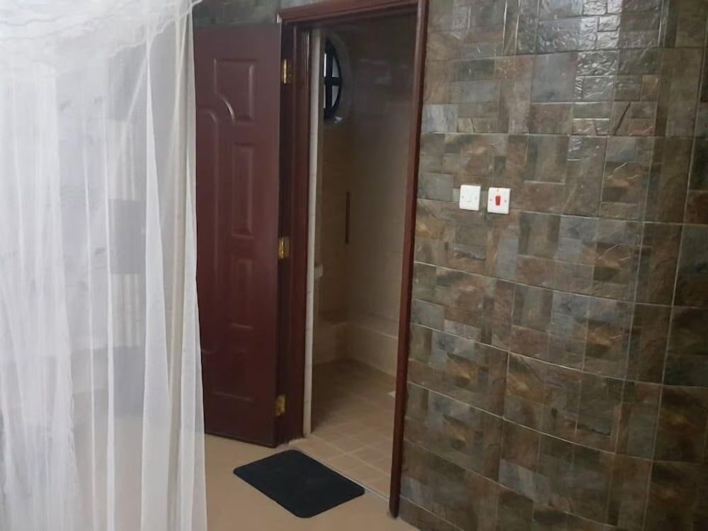 Nuru Palace Hotel Deluxe Single Room, Garden View 5