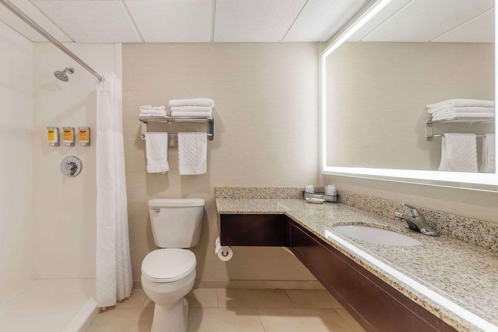 Best Western Plus Steeplegate Inn Business Room, 1 King Bed, Non Smoking (Oversized Room) 4