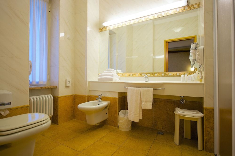 Best Western Hotel Luxor Standard Room, 1 Queen Bed 16