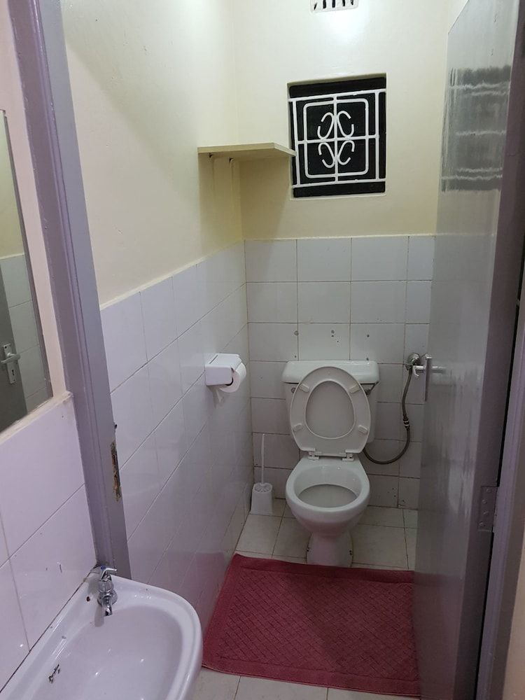 Bangili Rentals Comfort House, 3 Bedrooms 4