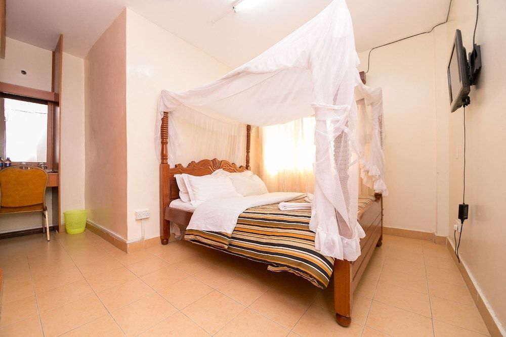 undefined Upperhill Blueberry Hotel 9