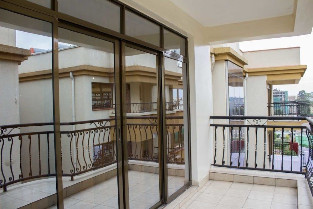 Sky View Park Apartments Apartment, 3 Bedrooms 40