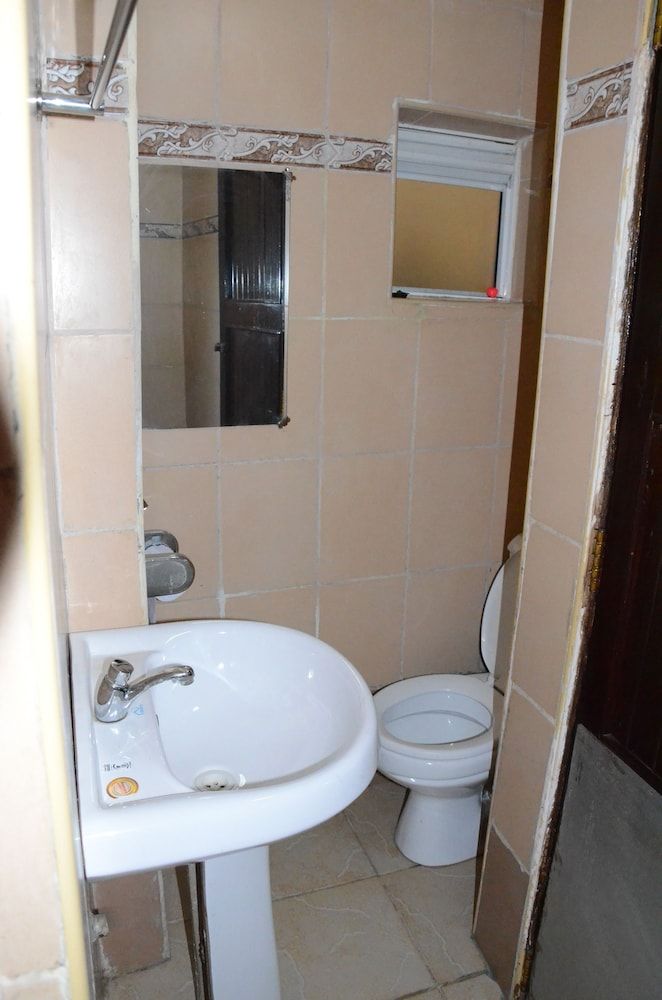 Sir Kanja's Hotel Double Room 4