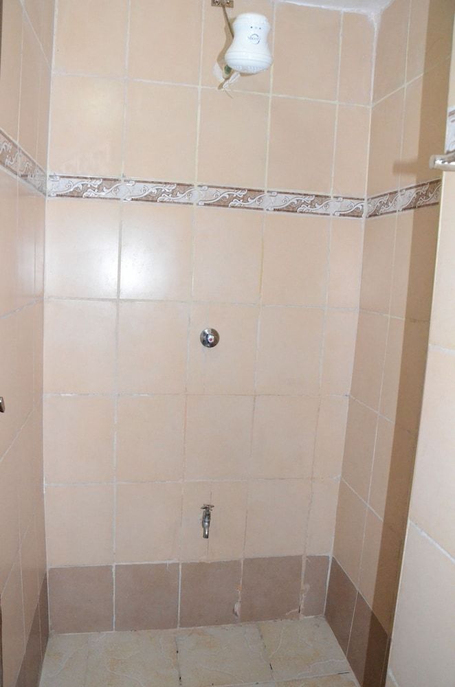 Sir Kanja's Hotel Double Room 5