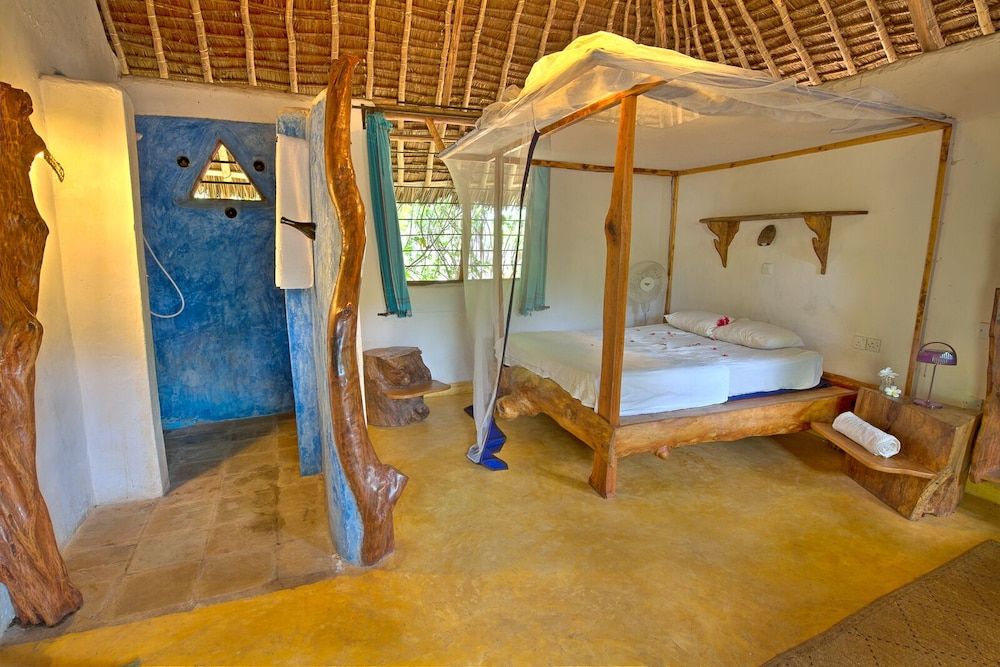 Distant Relatives Ecolodge & Backpackers Comfort Double Room, 1 Queen Bed, Shared Bathroom