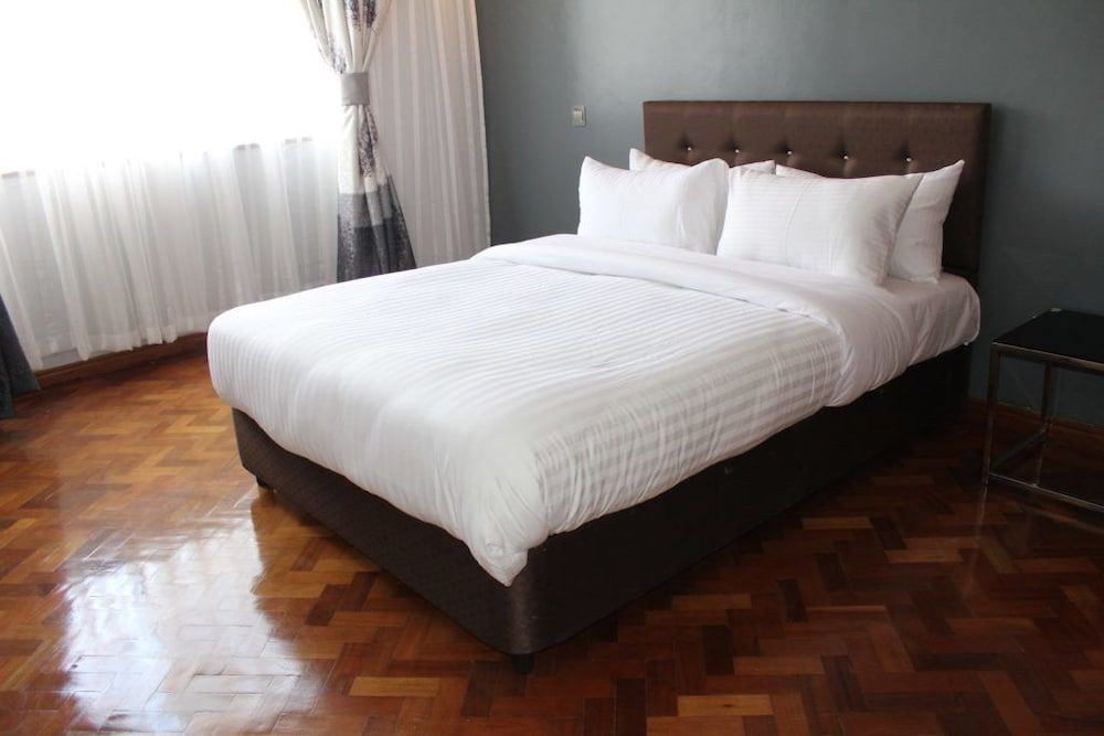 undefined Lissa Suites 2