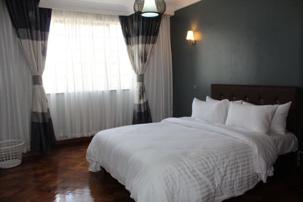 undefined Lissa Suites 10