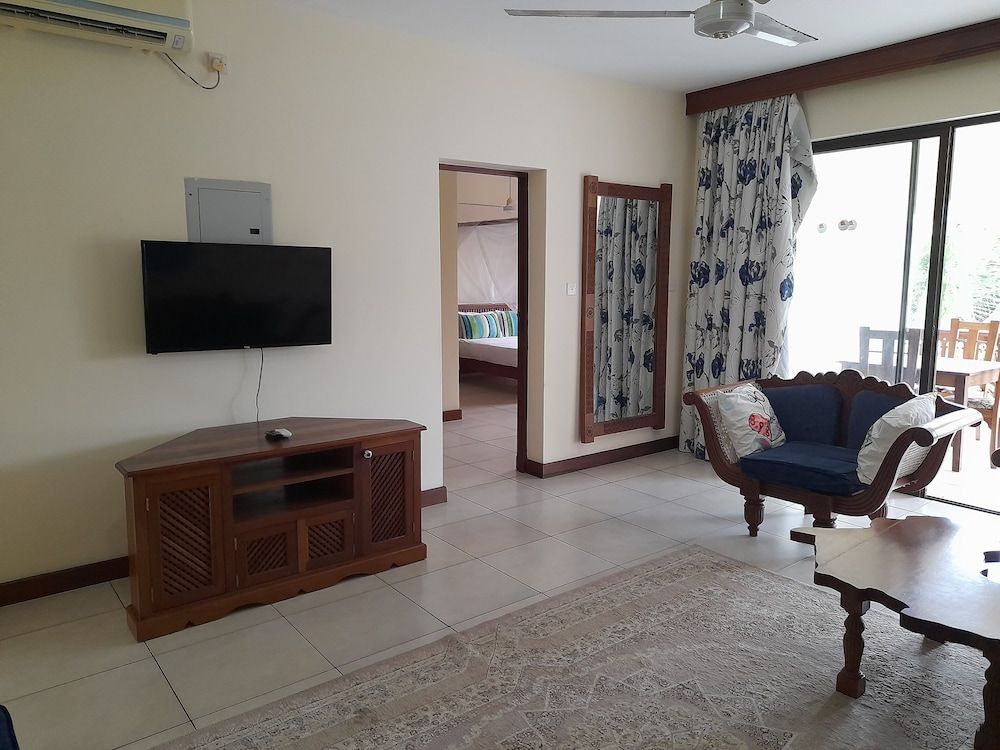 Lotfa Resort Diani Family Apartment, Pool View 3