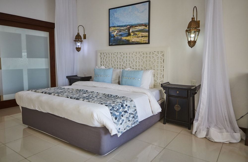 Tamarind Village Apartments Standard Apartment, 3 Bedrooms 2