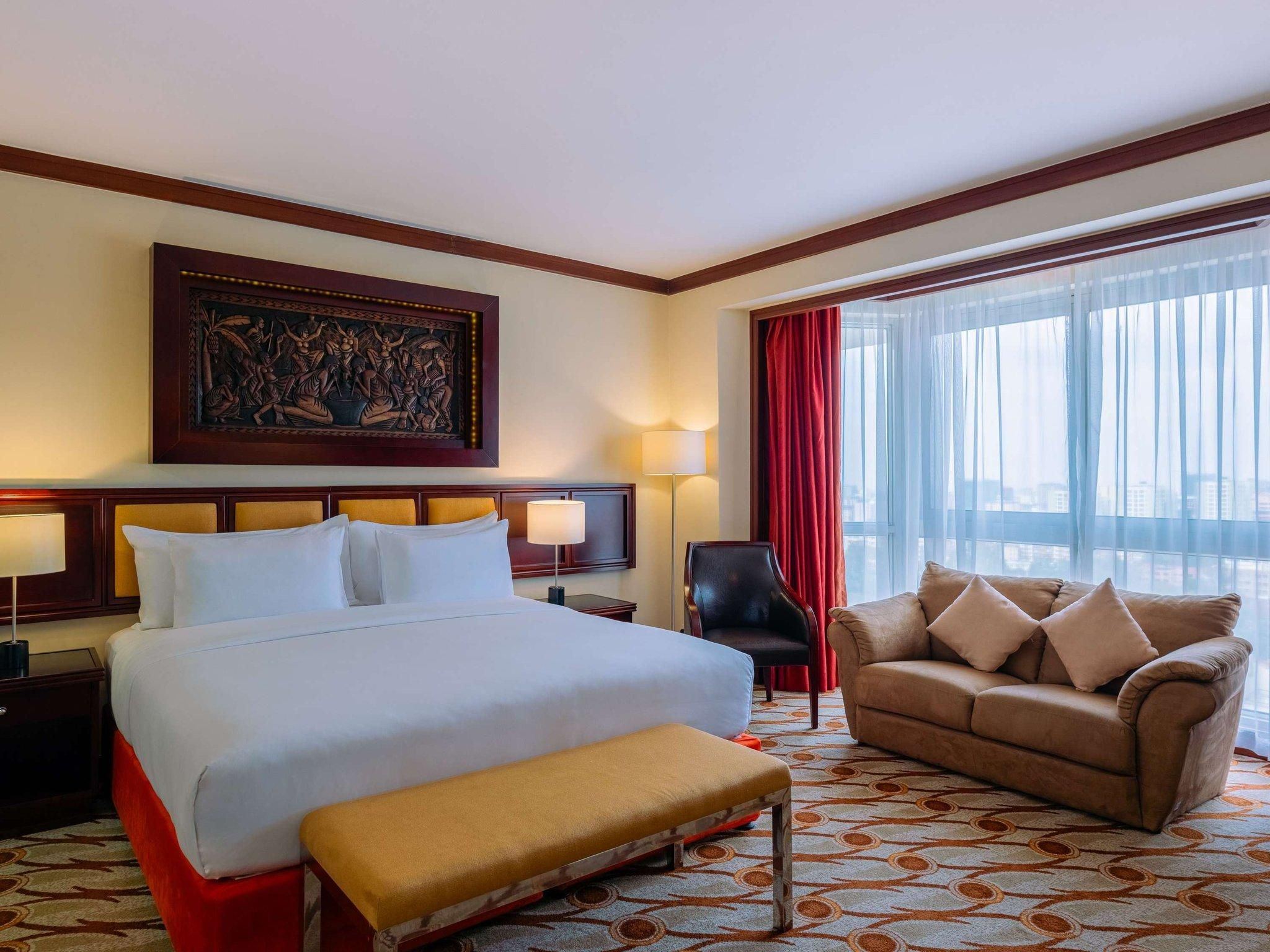 Superior room with pool view