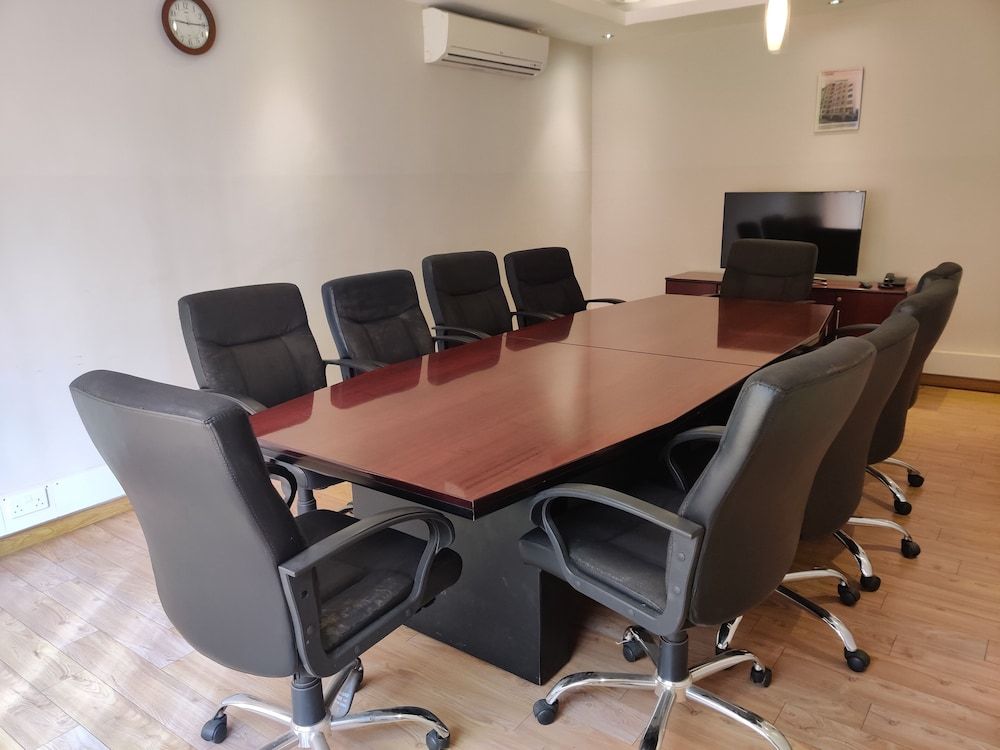 undefined Fenesi Gardens Apartments 8