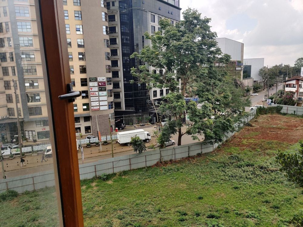 undefined Fenesi Gardens Apartments 3