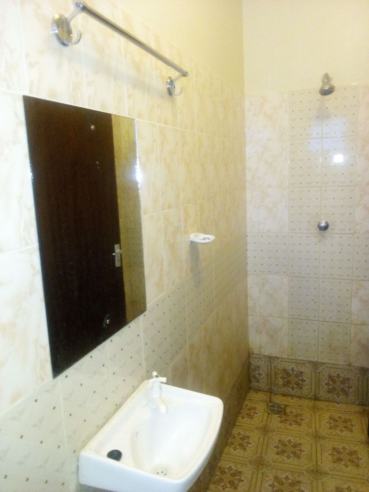 Kinondoni Diamond Hotel Double or Twin Room 4