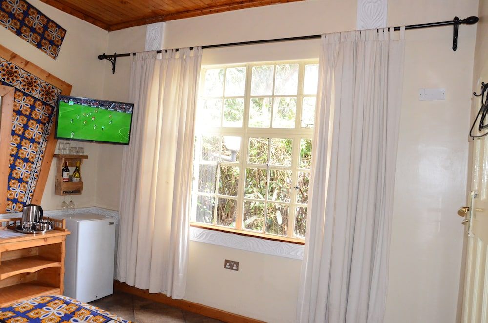 Parklands Shade Hotel Exclusive Room 8