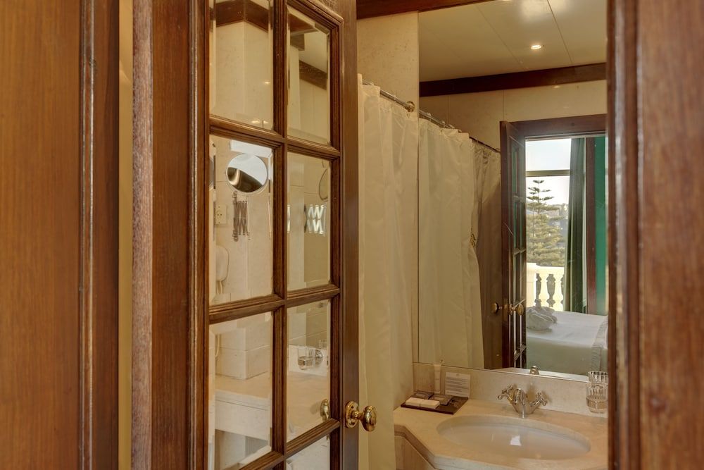 Hotel Inglaterra Suite 9