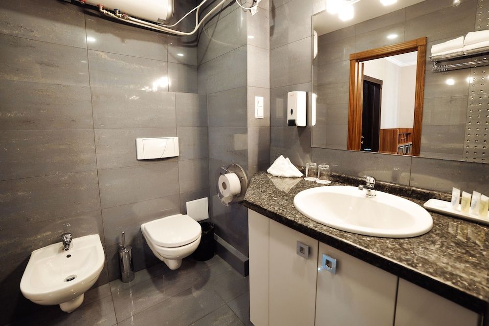 Bishkek Centrum Hotel Suite 5