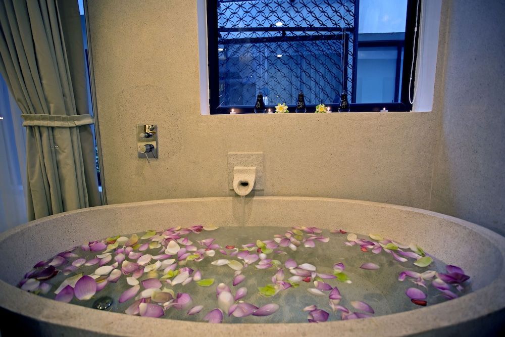 Hari Residence & Spa Deluxe Twin Room, 2 Twin Beds 7