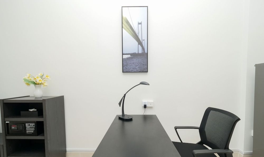 The Bridge Club Superior Studio Suite, 1 King Bed, City View. 12