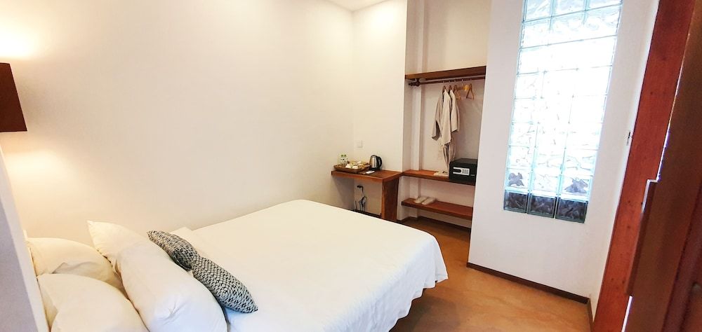 undefined Sarina Hotel & Villa 3