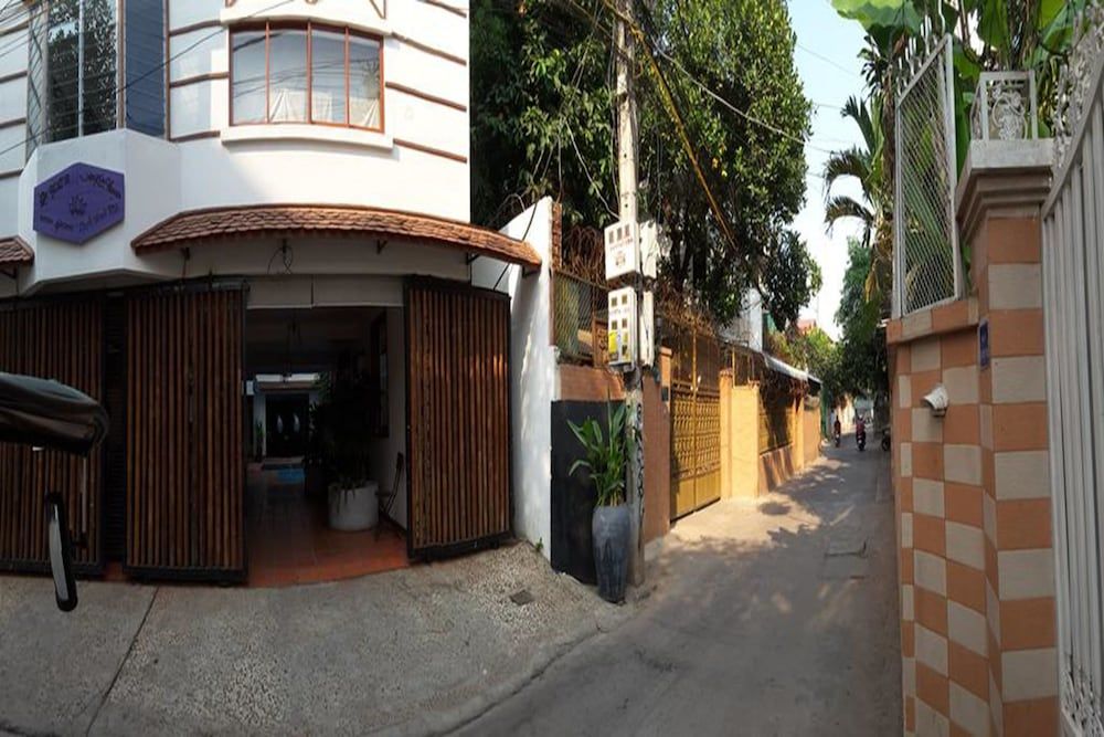 undefined YK Art House 8