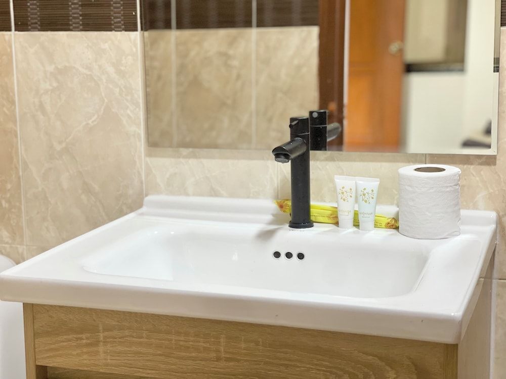 SKY HOTEL Central Phnom Penh - Rooms & Apartments Economy Double Room 6