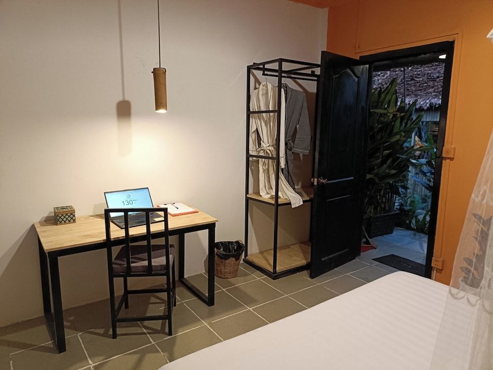 Siem Reap Homesteading Basic Room, 1 Queen Bed, Garden View, Ground Floor 8