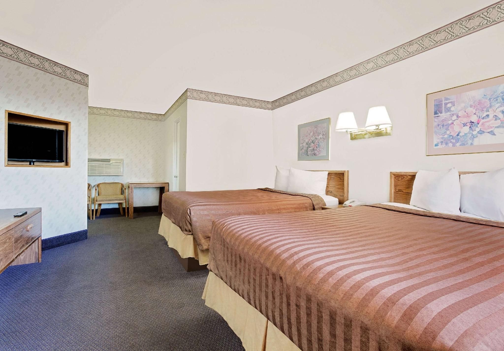 undefined Travelodge by Wyndham Page, View of Lake Powell 7